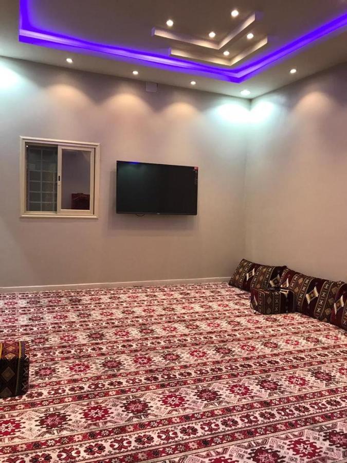 ديوانيات الضيف شقة خميس مشيط